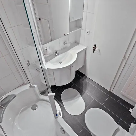 Au Coeur De - 6 Pers - Balcon 넨다즈