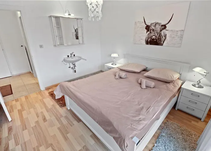Au Coeur De - 6 Pers - Balcon * نينداز
